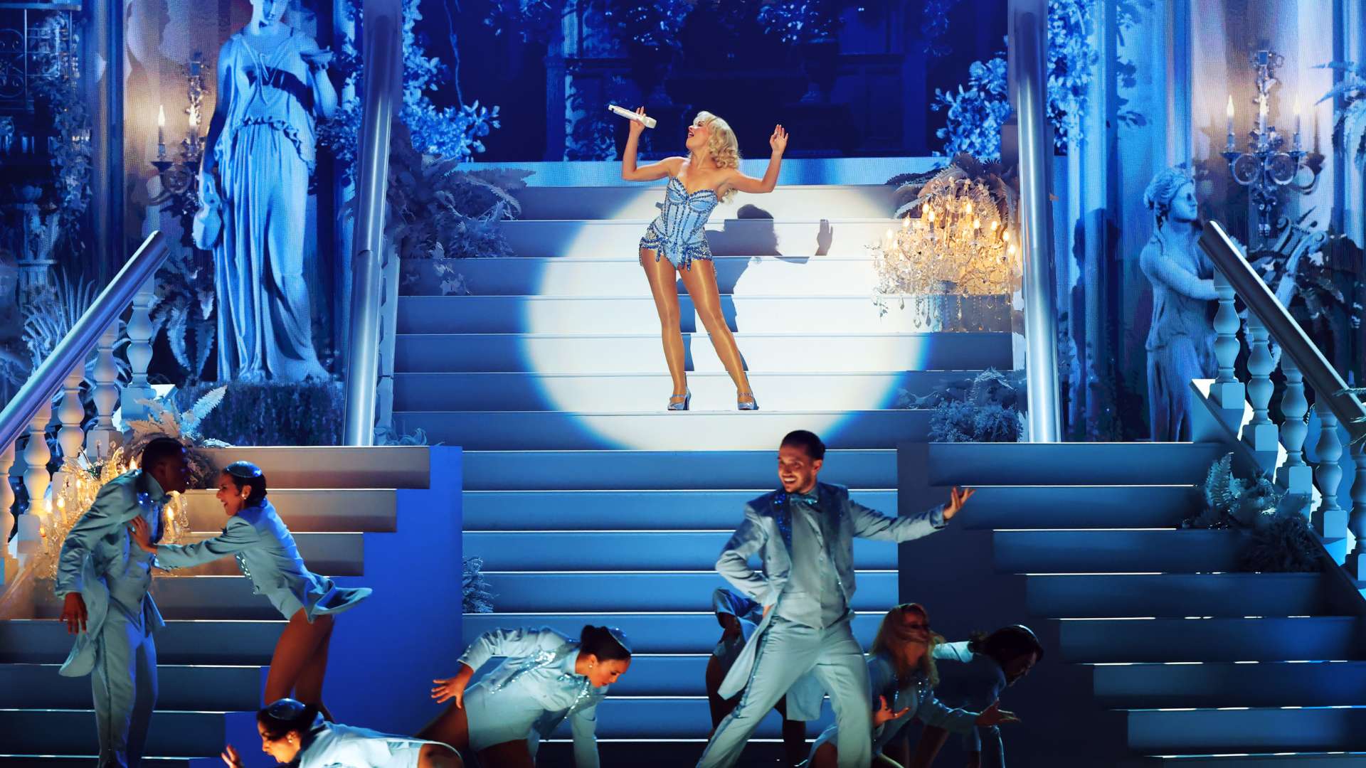 萨面临的财 萨面临的财